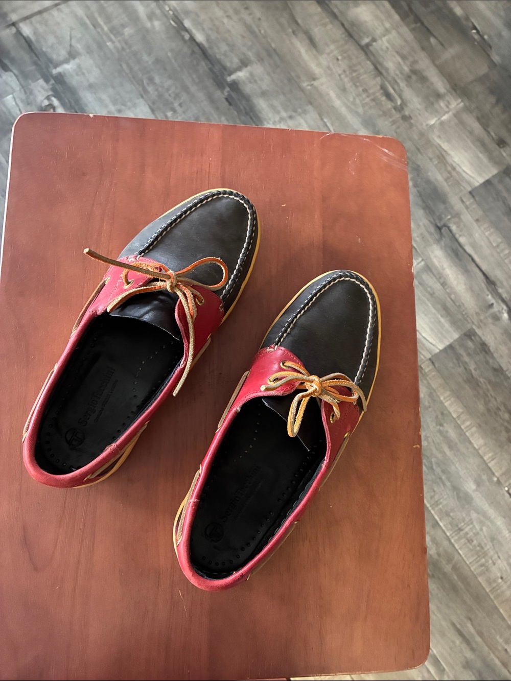 Sergio Tacchini Two-Tone Black and Red Boat Shoes. Size 8 Gently used no tears